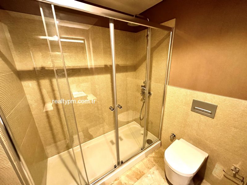 REALTY PM SİNPAŞ KÖYCEĞİZ SATILIK ŞEREFİYELİ BLOK 3,5+1 FULL PEYZAJ MNZR - 3393